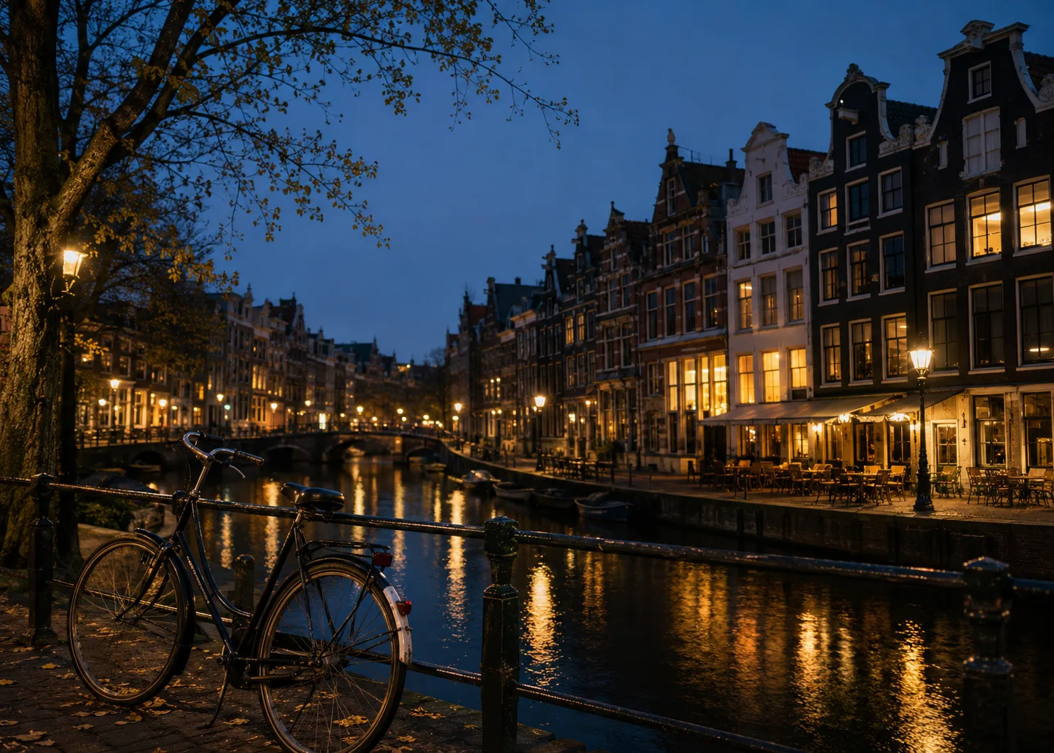 Amsterdam Elandsgracht bij warm avondlicht